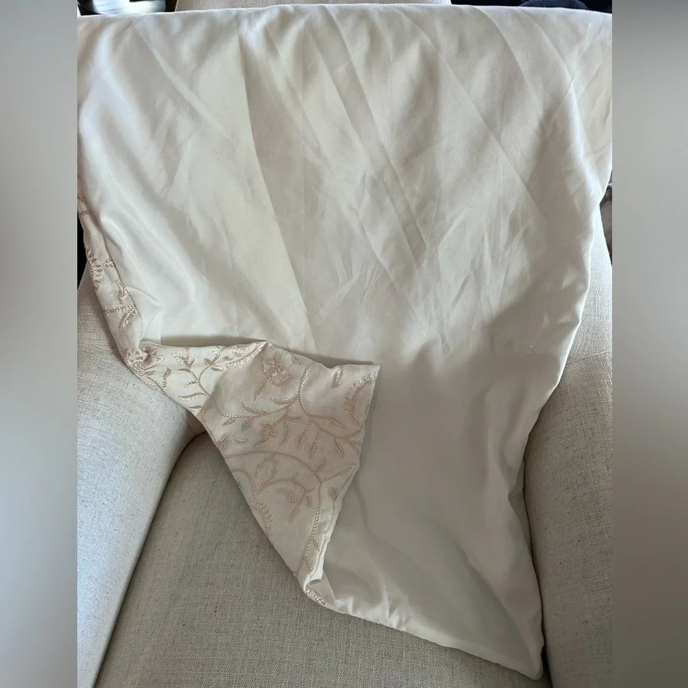 Croscill CELA Embroidered Paisley King Pillow Sham Zipper White Ivory Bedding